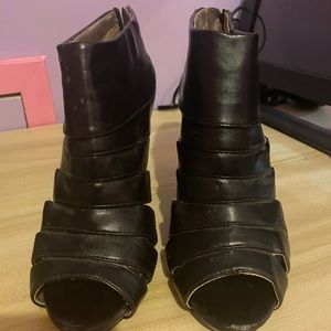 Women’s heels peep toe size 10